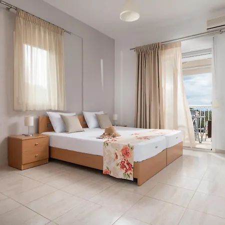 アパートホテル Agrelia 3*